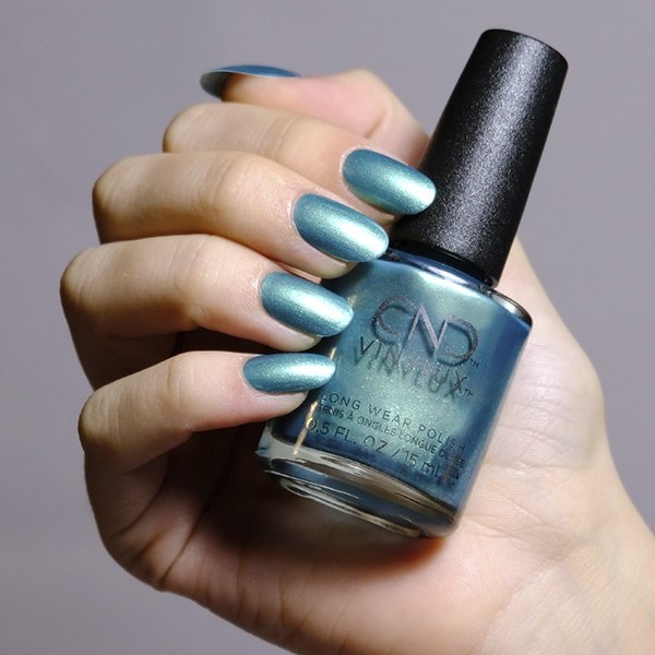 446 Clash Out, Bizarre Beauty, CND Vinylux